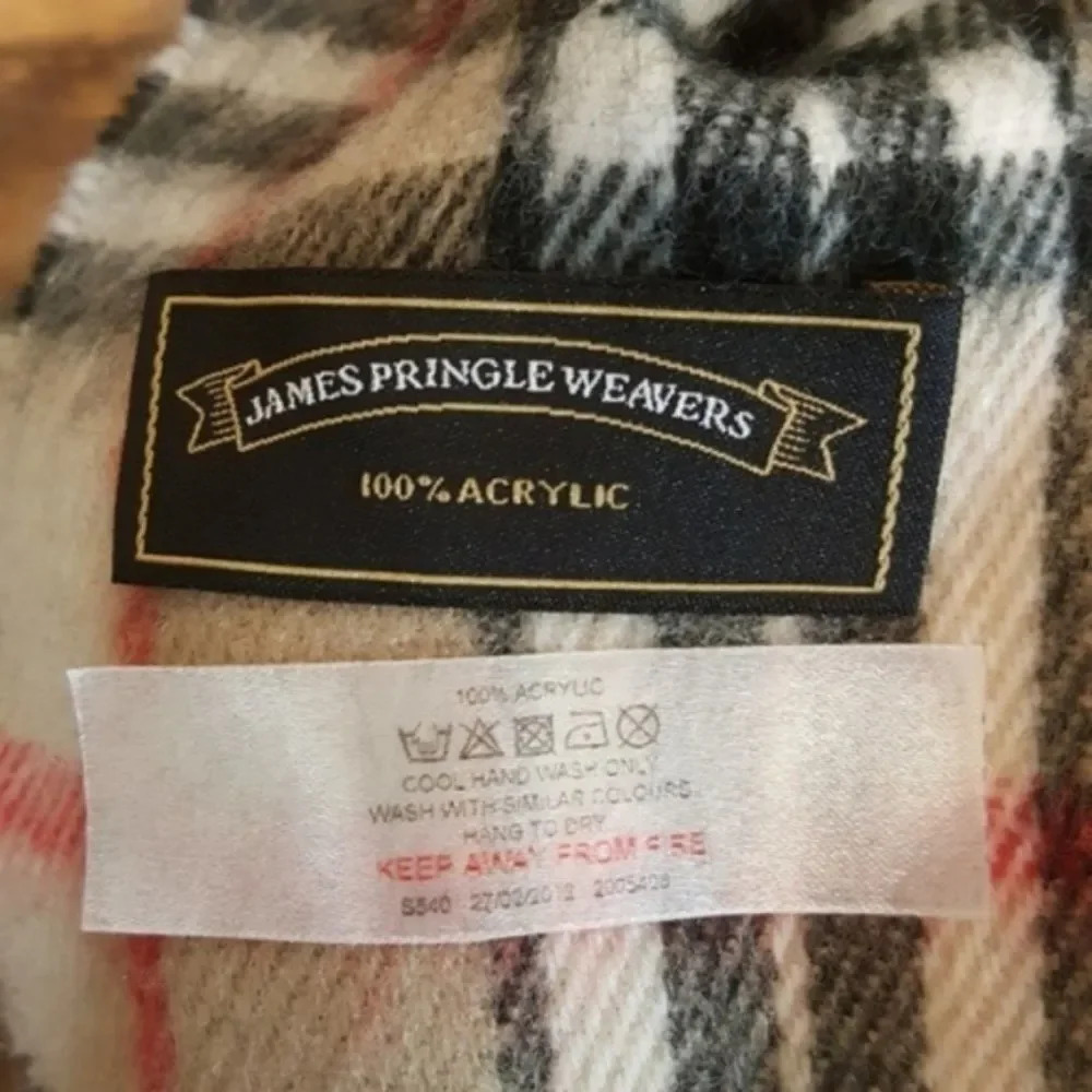 JAMES PRINGLE WEAVERS | Scottish Plaid Scarf - Picture 2 of 4